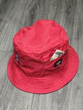 Norway Reversible Bucket Hat Red Black Moose Embroidered Flag Zip Pocket.